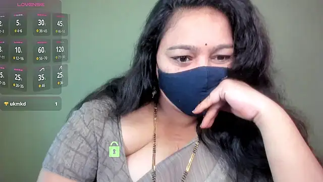Snapshot of neelu-hoty chatting on 06/10/26, 08:37 neelu-hoty online show from 06/10/26, 08:37