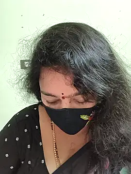 neelu-hoty online show from 11/06/25, 08:40