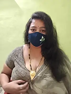 neelu-hoty online show from 04/15/26, 12:21