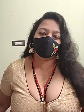 Snapshot of neelu-hoty chatting on 10/12/25, 12:17 neelu-hoty online show from 10/12/25, 12:17