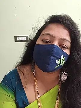 neelu-hoty online show from 10/24/25, 08:02