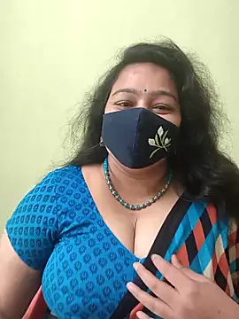 neelu-hoty online show from 05/17/26, 11:10