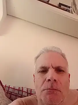 Snapshot of Hand69someguy chatting on 03/19/25, 01:29 Hand69someguy online show from 03/19/25, 01:29