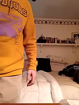 Snapshot of Hand69someguy chatting on 03/14/25, 11:43 Hand69someguy online show from 03/14/25, 11:43