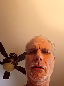 Snapshot of Hand69someguy chatting on 03/15/25, 08:43 Hand69someguy online show from 03/15/25, 08:43