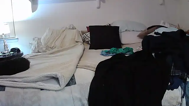 Hand69someguy online show from 11/27/25, 01:06