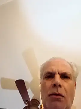 Snapshot of Hand69someguy chatting on 10/09/25, 12:22 Hand69someguy online show from 10/09/25, 12:22