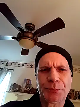 Snapshot of Hand69someguy chatting on 01/26/25, 02:03 Hand69someguy online show from 01/26/25, 02:03