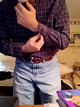 Snapshot of Hand69someguy chatting on 12/04/24, 12:46 Hand69someguy online show from 12/04/24, 12:46