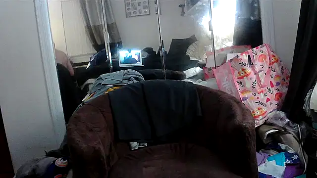 Hand69someguy online show from 06/10/26, 04:35