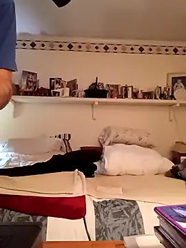 Snapshot of Hand69someguy chatting on 12/04/24, 04:37 Hand69someguy online show from 12/04/24, 04:37