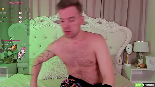 ArthurWhitee online show from 11/06/25, 08:51