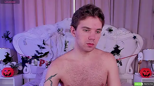 ArthurWhitee online show from 10/24/25, 03:16