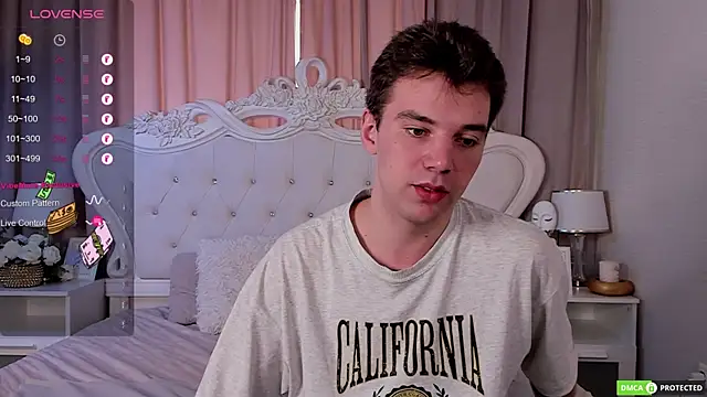 ArthurWhitee online show from 09/24/25, 08:32