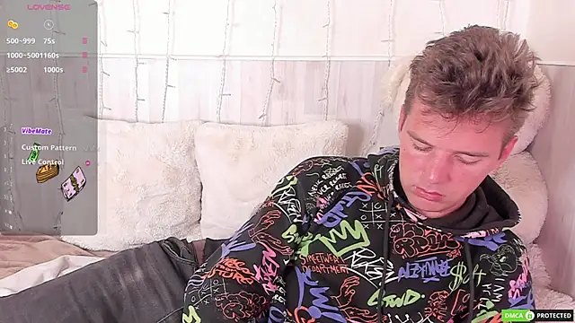 ArthurWhitee online show from 12/03/25, 08:47