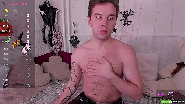 ArthurWhitee online show from 10/18/25, 03:19