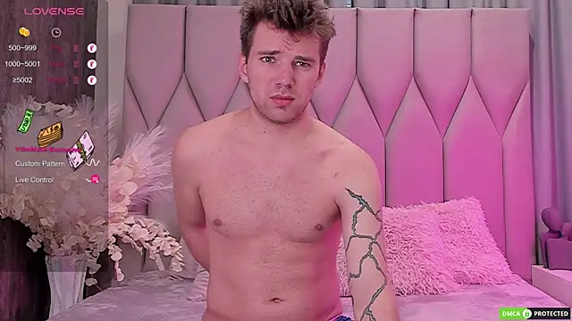 ArthurWhitee online show from 09/22/25, 08:53