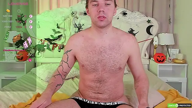 ArthurWhitee online show from 10/31/25, 04:31