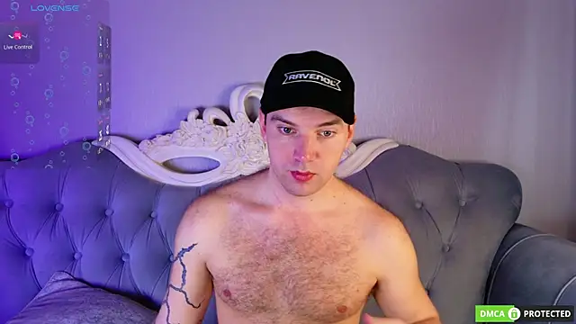 ArthurWhitee online show from 04/21/26, 08:21