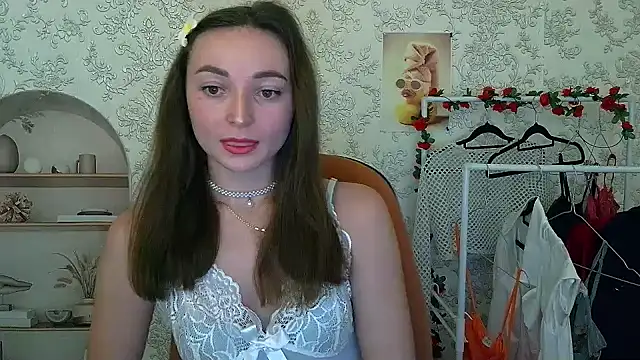  Barbie Kiss  online show from 11/23/25, 03:11