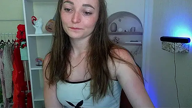 Snapshot of _Barbie_Kiss_ chatting on 06/08/26, 04:29 Barbie Kiss online show from 06/08/26, 04:29