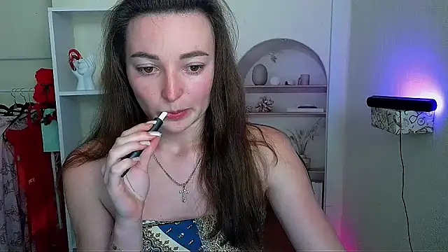 Snapshot of _Barbie_Kiss_ chatting on 06/17/26, 03:11 Barbie Kiss online show from 06/17/26, 03:11