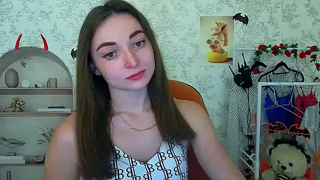  Barbie Kiss  online show from 10/28/25, 02:27