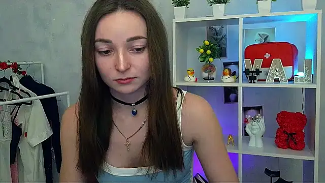  Barbie Kiss  online show from 02/08/26, 04:26