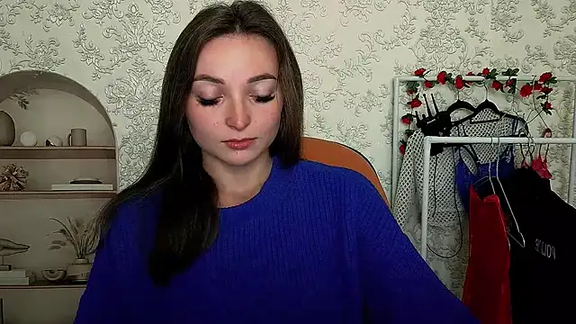  Barbie Kiss  online show from 10/03/25, 02:18