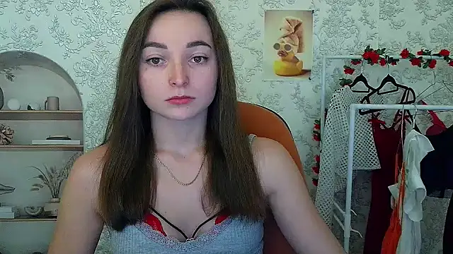  Barbie Kiss  online show from 11/14/25, 06:22