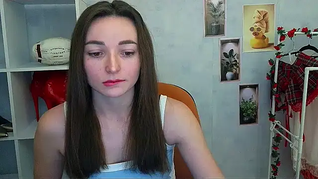  Barbie Kiss  online show from 01/14/26, 12:42