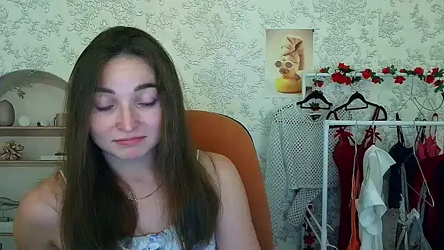  Barbie Kiss  online show from 11/09/25, 05:28