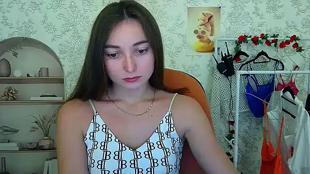  Barbie Kiss  online show from 10/22/25, 02:27