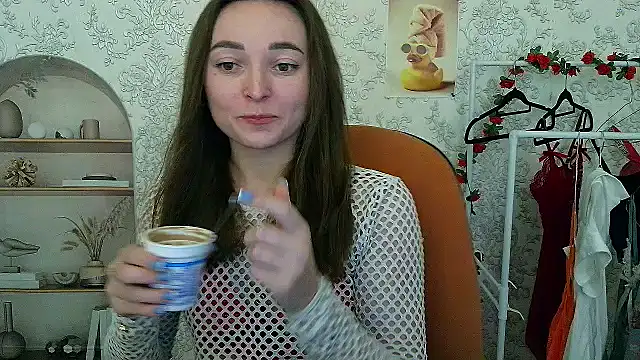  Barbie Kiss  online show from 11/13/25, 06:12