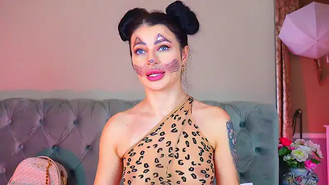 SelenaBell online show from 10/31/25, 08:27