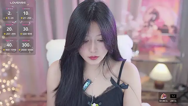 Snapshot of YINGTao-168 chatting on 10/27/25, 12:28 YINGTao-168 online show from 10/27/25, 12:28