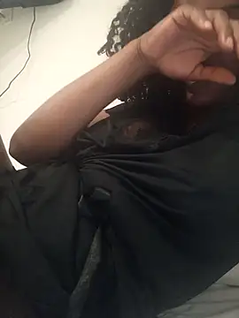 Snapshot of RebecApreta chatting on 11/24/25, 11:10 RebecApreta online show from 11/24/25, 11:10