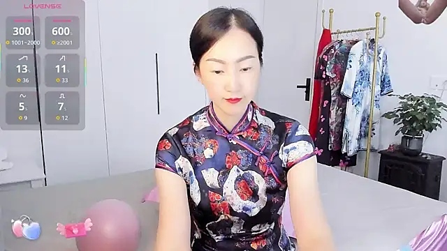 paopao-a online show from 10/13/25, 04:03