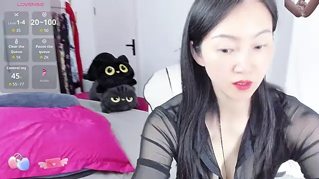 paopao-a online show from 12/18/25, 04:06