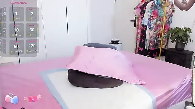 paopao-a online show from 10/09/25, 04:02