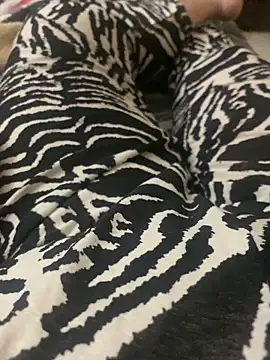 Snapshot of heena13 chatting on 11/04/25, 01:04 heena13 online show from 11/04/25, 01:04