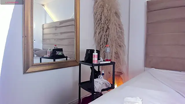 Snapshot of IsabellaJonns chatting on 01/12/25, 07:21 IsabellaJonns online show from 01/12/25, 07:21