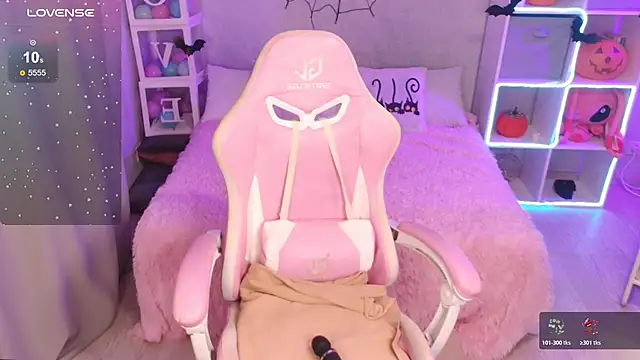 Dina dee online show from 10/27/25, 12:33