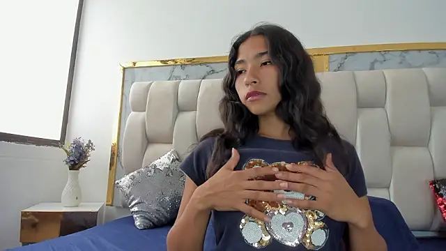 Hanna lens online show from 03/21/26, 05:06