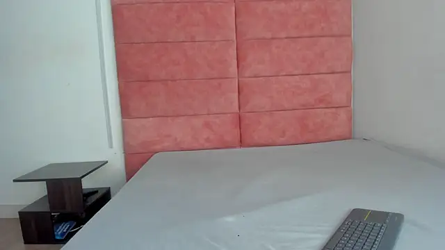 Hanna lens online show from 10/29/25, 07:35