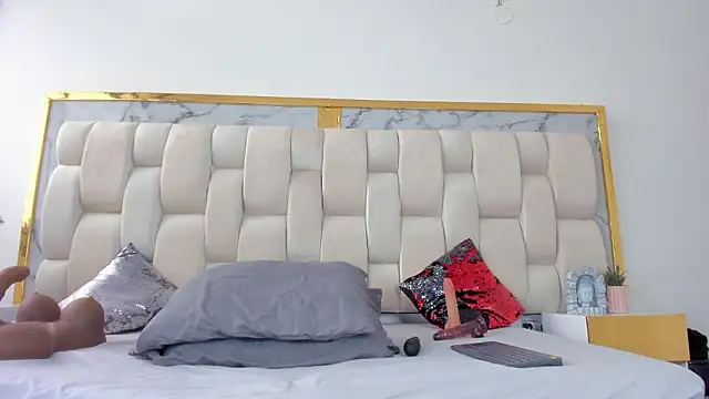 Hanna lens online show from 03/06/26, 06:03