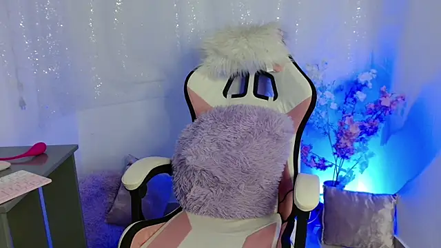 alanavega11 online show from 03/15/25, 04:54