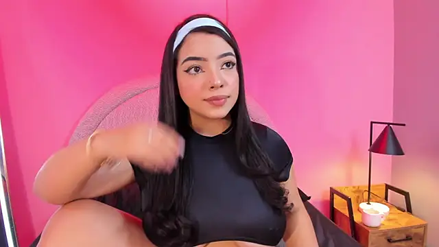 Snapshot of Eva_bigboobs chatting on 10/30/25, 01:09 Eva bigboobs online show from 10/30/25, 01:09