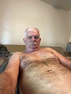 Snapshot of Silver1959 chatting on 06/15/26, 07:02 Silver1959 online show from 06/15/26, 07:02