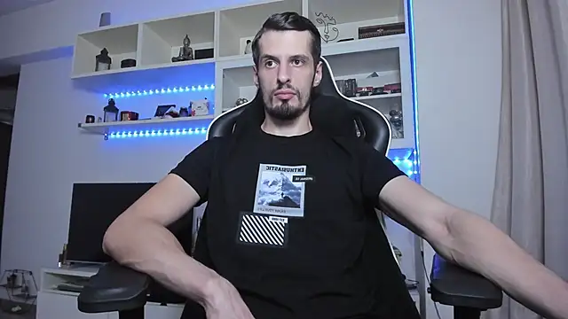 ToddClaytonn online show from 10/31/25, 11:44